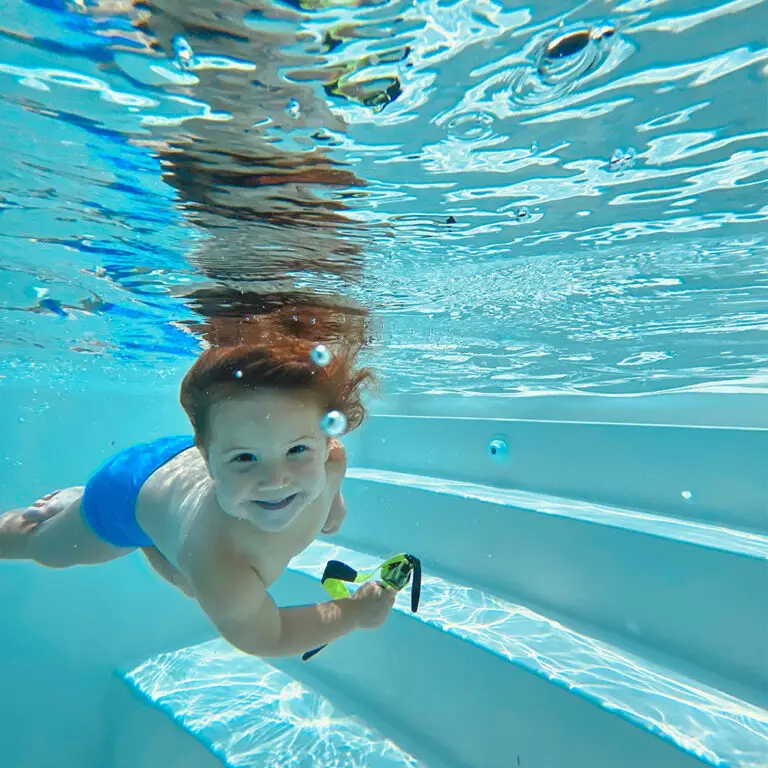 Photoshoot underwater kids -Geneviève Rouleau