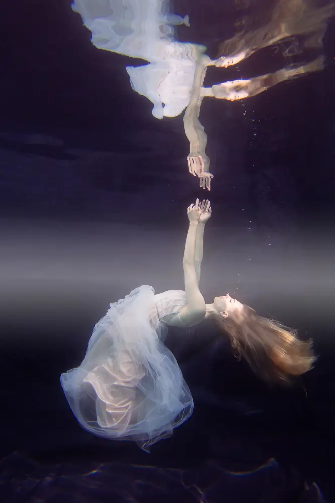 Underwater dancer - Geneviève Rouleau